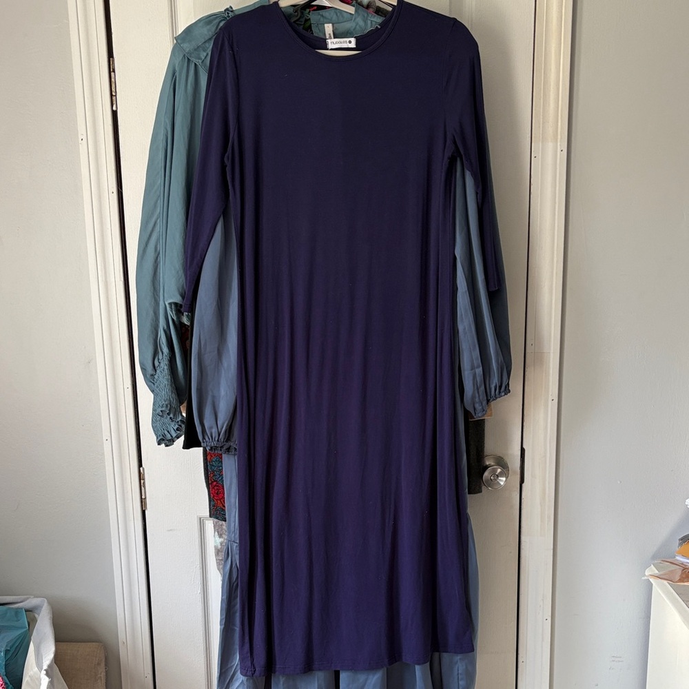 Nuggle’s Women’s Navy Midi Layering Dress - Picture 2 of 9
